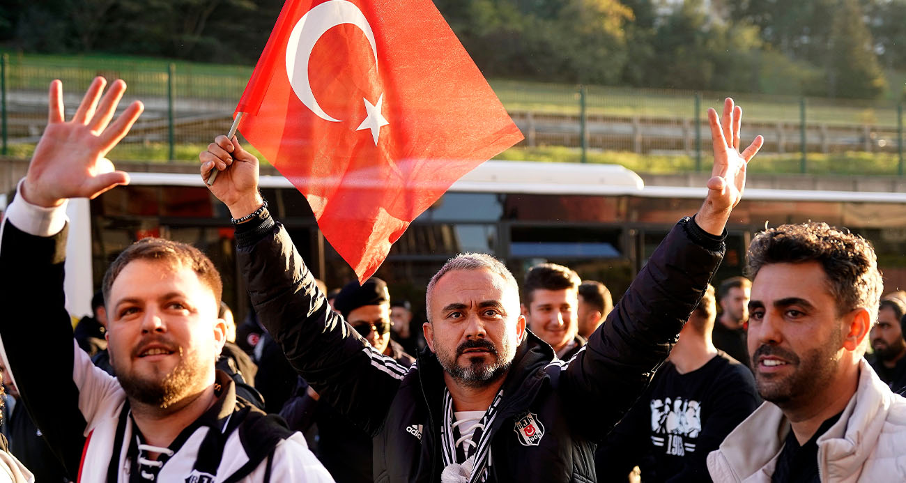 Beşiktaş taraftarı stadyuma geldi