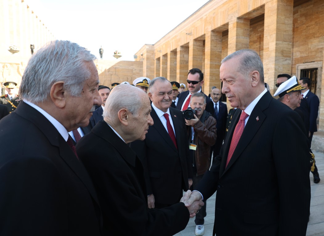 Cumhurbaşkanı Erdoğan başkanlığındaki devlet erkanı Anıtkabir’i ziyaret etti