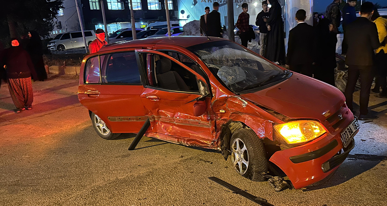 Elazığ’da iki otomobil çarpıştı: 5 yaralı