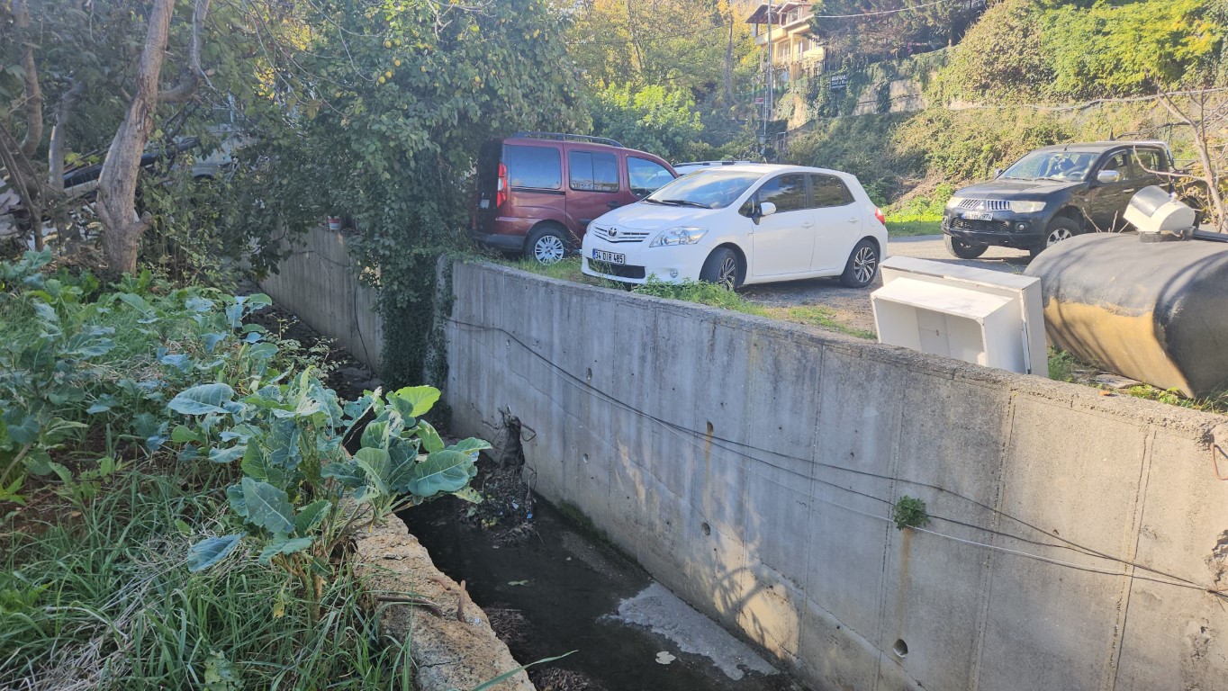 İstanbul’un göbeğinde 60 yıllık atık su sorunu vatandaşı çileden çıkardı