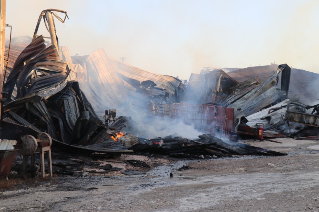 Denizli’de metal fabrikasındaki yangın kontrol altına alındı