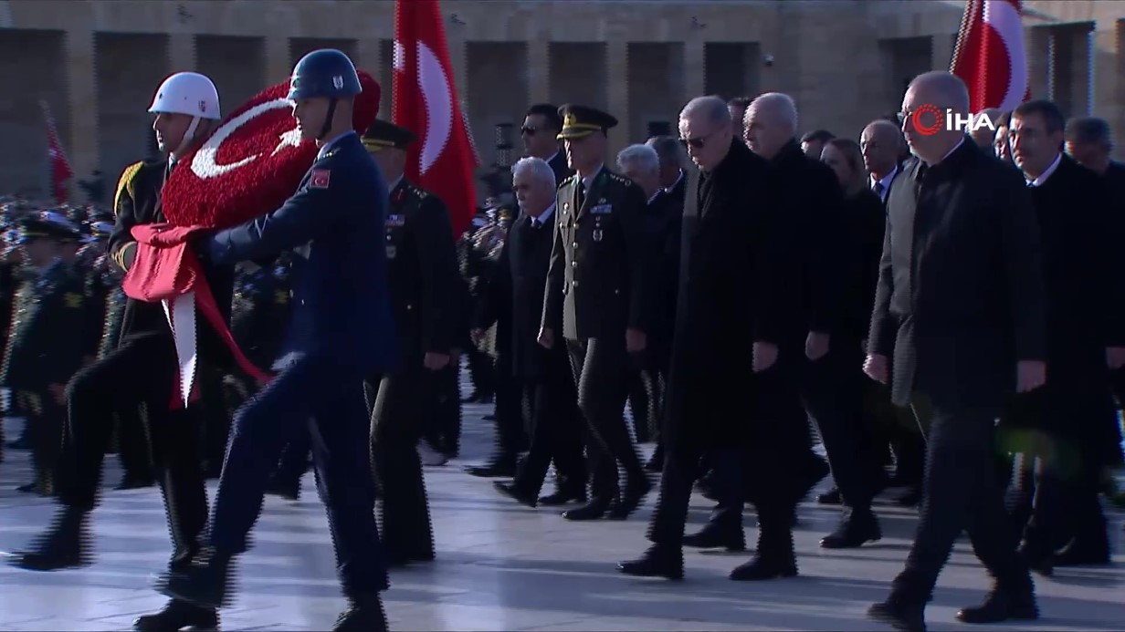 Devlet erkanı Ata’nın huzurunda