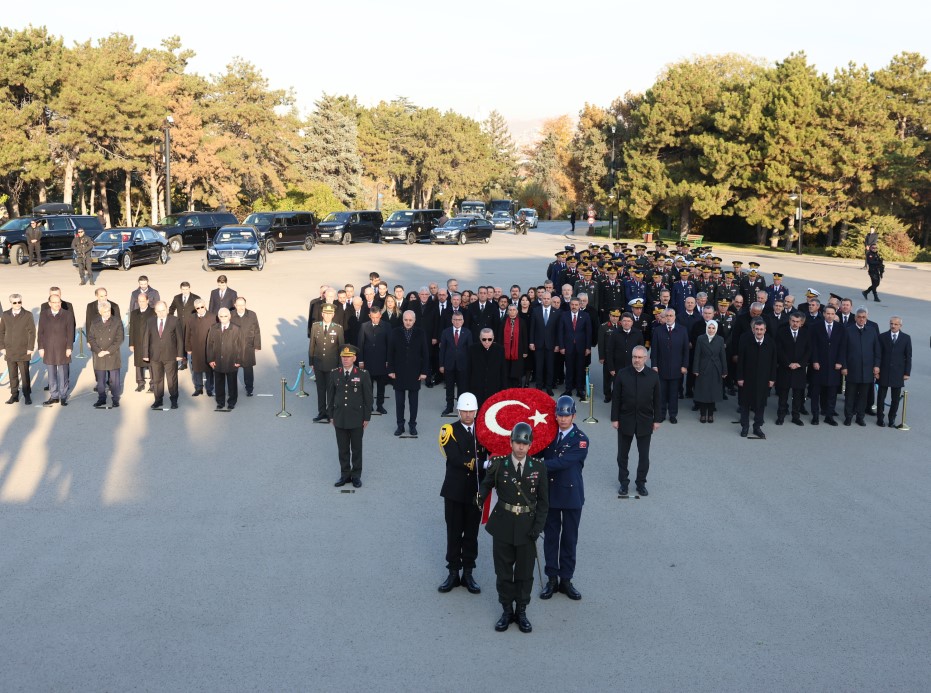 Devlet erkanı Ata’nın huzurunda