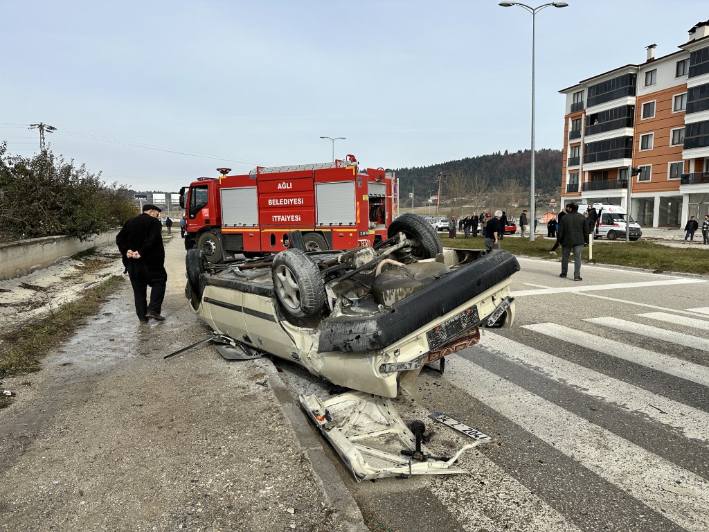 Kastamonu’da Fiat-Tofaş takla attı: 2 yaralı