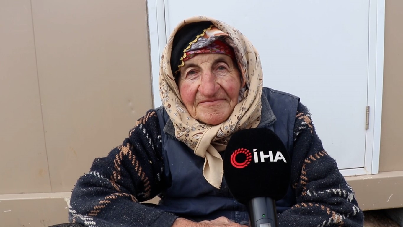 İHA’nın haberi ses getirdi: Çalışma azmiyle Türkiye’ye örnek olan Dilber nine çok arzuladığı konteynere kavuştu