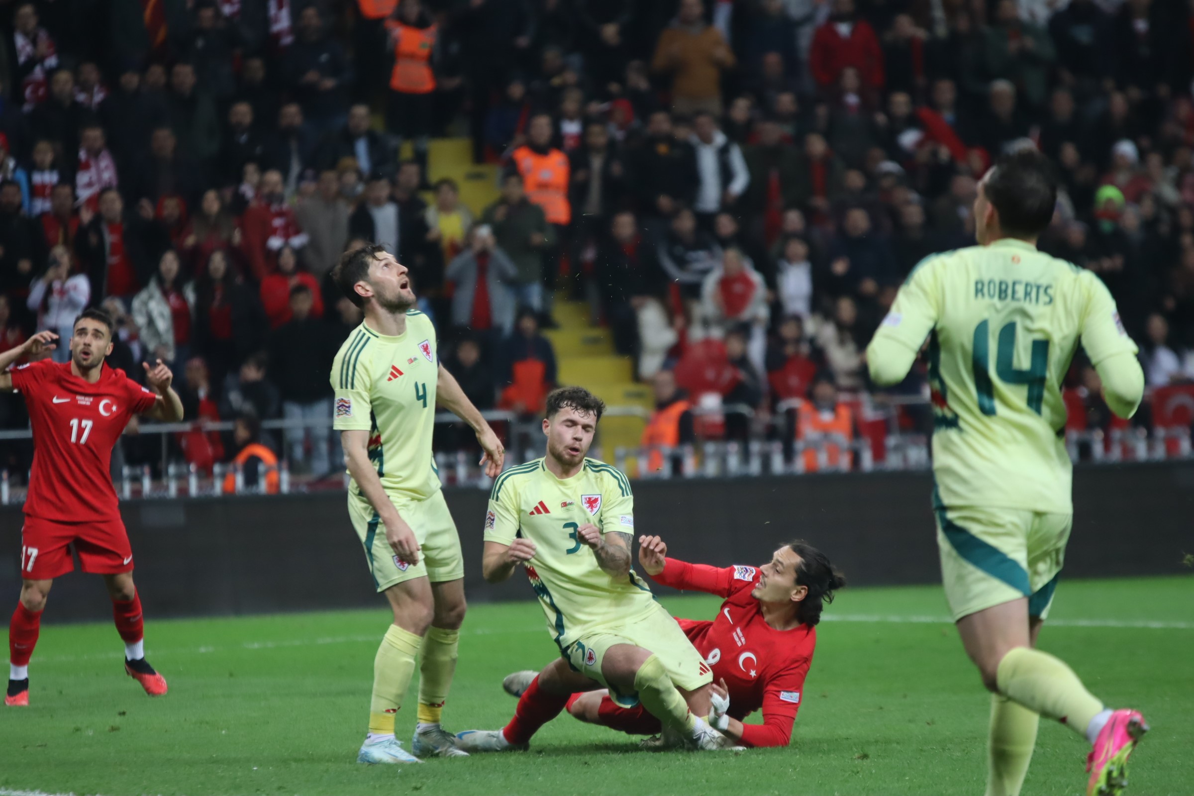 Kayseri'de golsüz beraberlik! Milliler A Ligi’ne yükselmeyi son maça bıraktı