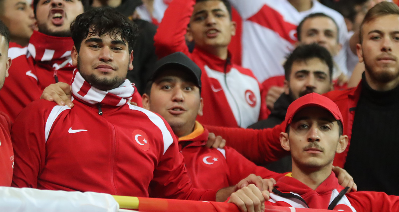 A Milli Futbol Takımı’nın, UEFA Uluslar B Ligi 4. Grup 5. maçında Galler ile oynayacağı mücadele öncesi statta milli coşku yaşandı.