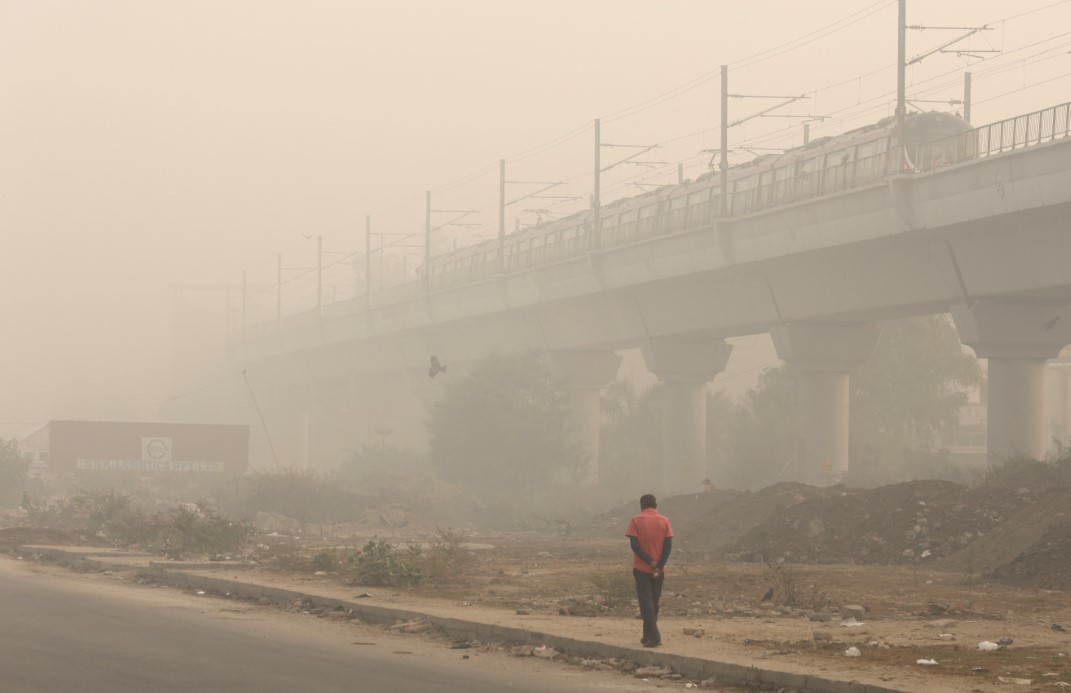 Yeni Delhi’de hava kirliliği nedeniyle okullar kapatıldı