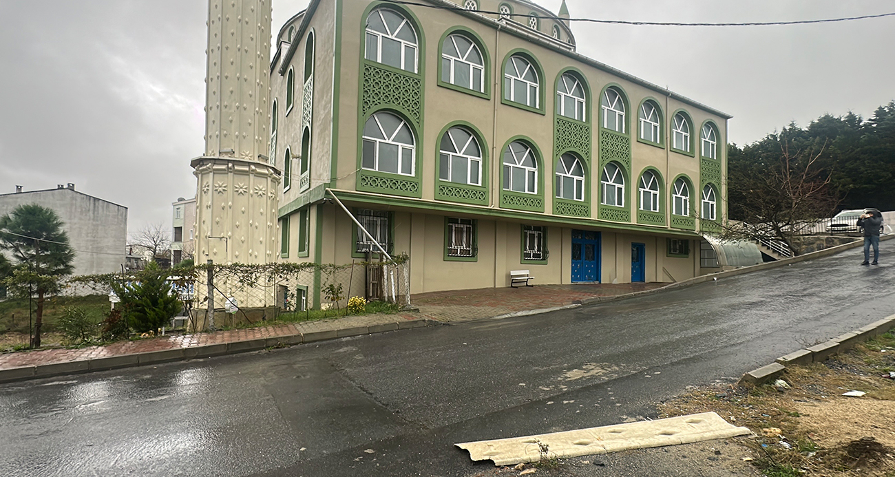 Arnavutköy’de lodos, cami minaresinin parçalarını uçurdu