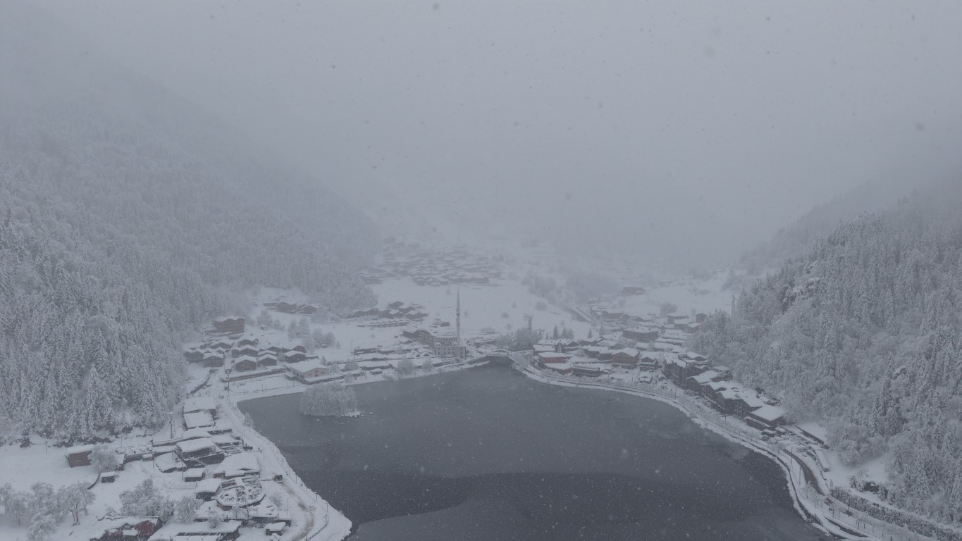 Uzungöl beyaz gelinliğini giydi