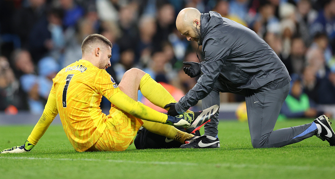 İngiltere Premier Lig ekibi Tottenham, İtalyan kaleci Guglielmo Vicario’nun sağ ayak bileğinde kırık tespit edildiğini duyurdu.