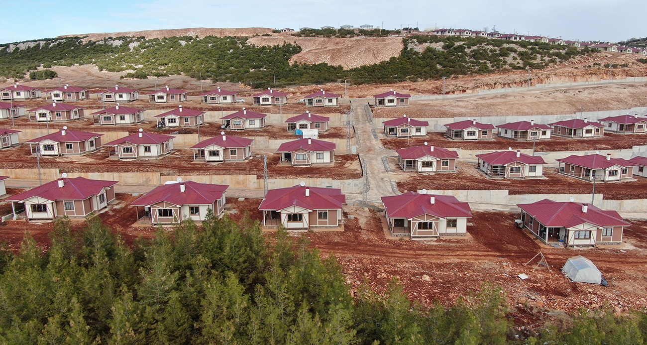 Gaziantep’in Şehitkamil ilçesinde depremzedeler villaları aratmayan yeni evlerine kavuştu.