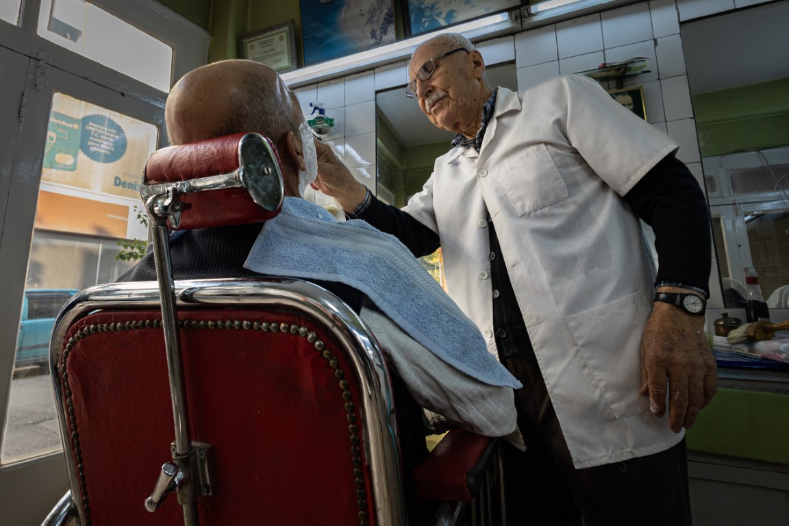 Berberliğe adanan bir ömür: 62 yıldır aynı dükkanda