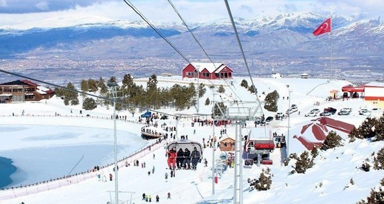 Kayak severlerin yeni gözdesi Erzincan Ergan Dağı Kayak Merkezi