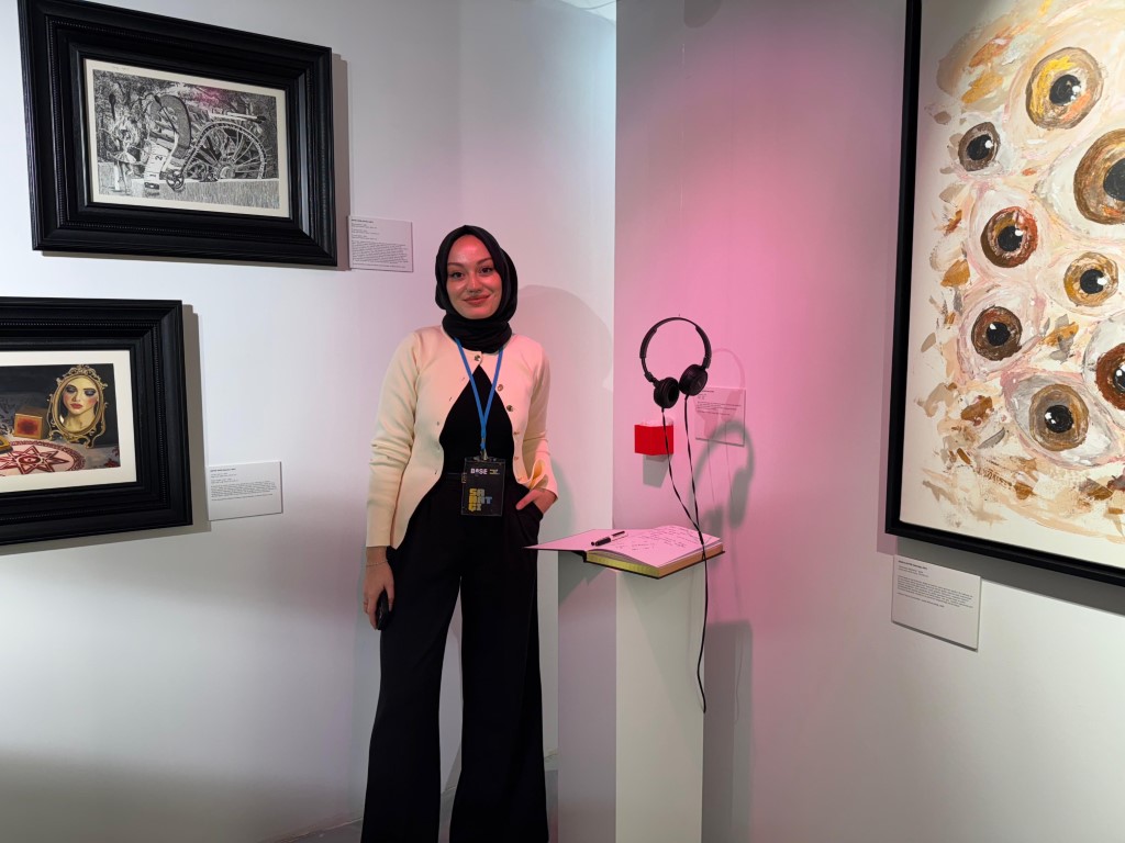 Bir Adım Var Vakfı’nın desteklediği 15 genç kadın sanatçının eserleri BASE 2024’te sergiliyor