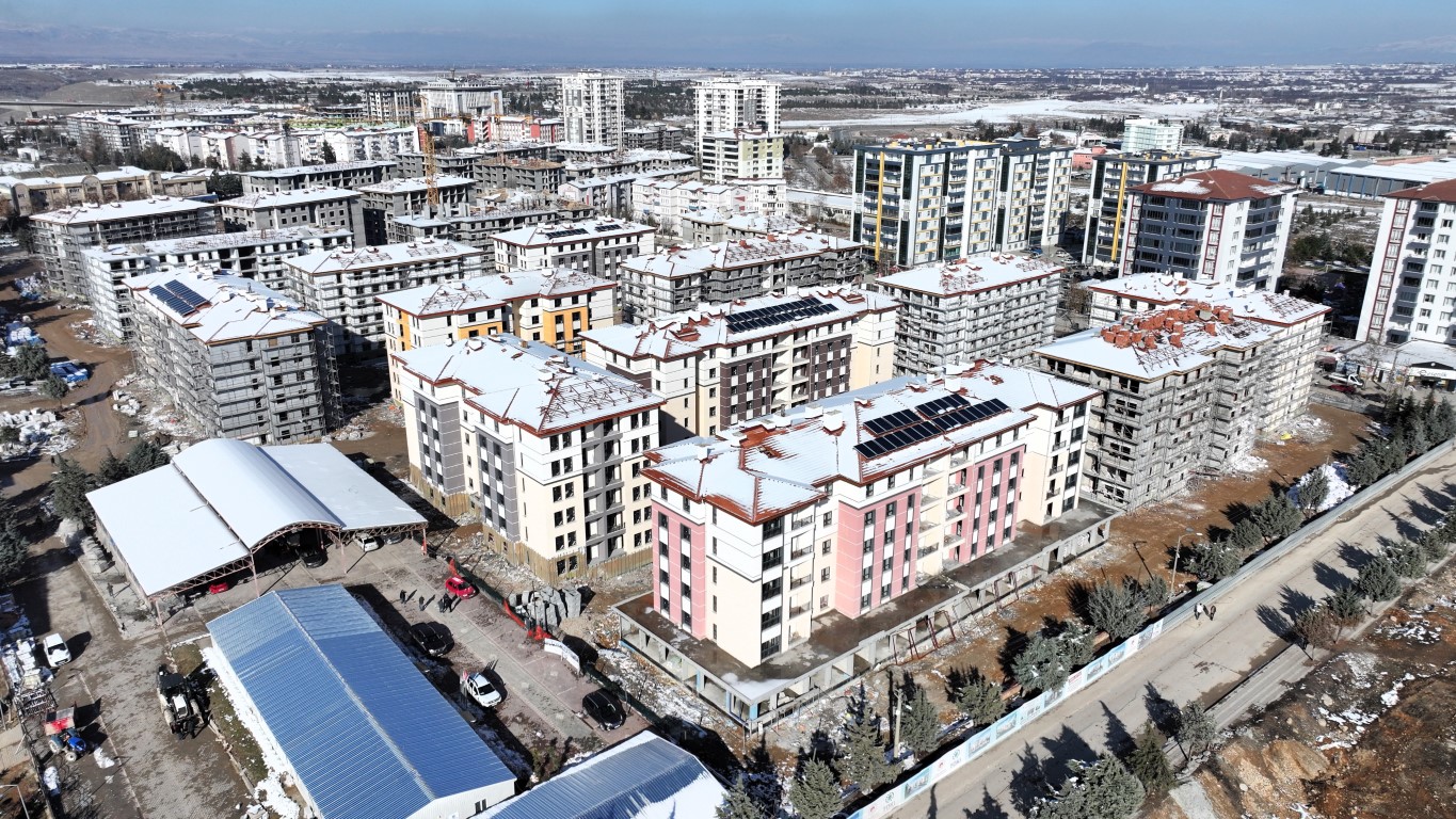 Malatya’da depremin izleri siliniyor