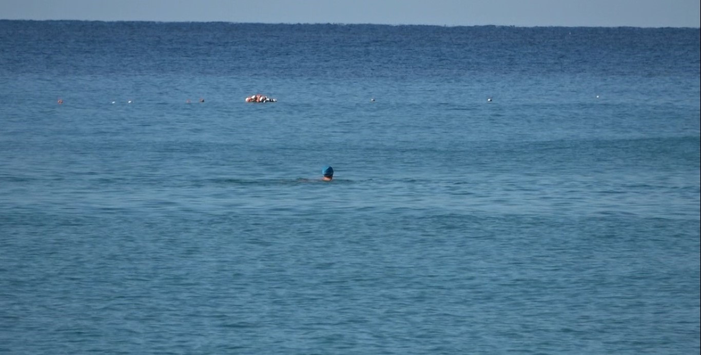 Türkiye kışa girmeye hazırlanırken, Antalya yazdan kalma günler yaşıyor