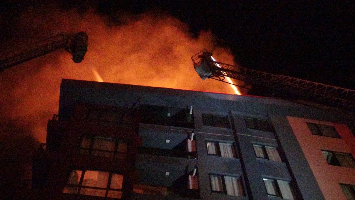 Zonguldak’ta 13 katlı apartmanda korkutan yangın