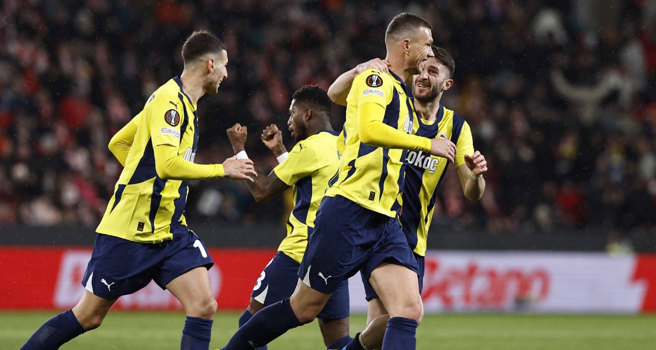 Fenerbahçe, UEFA Avrupa Ligi’nde deplasmanda karşılaştığı Slavia Prag’ı Edin Dzeko ve Youssef En-Nesyri’nin golleriyle 2-1 mağlup ederek puanını 8’e yükseltti. Brezilyalı futbolcu Fred gördüğü sarı kartla cezalı duruma düştü.