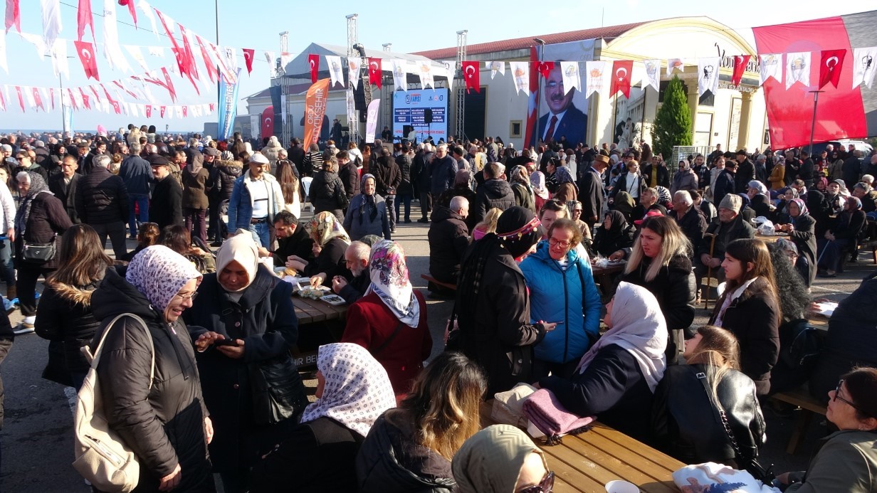 Binlerce vatandaş hamsi festivalinde buluştu: 10 ton hamsi tüketildi