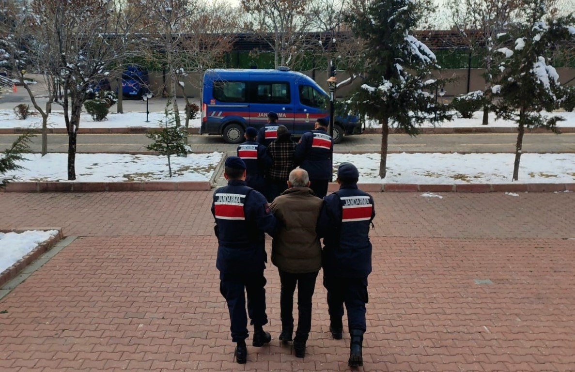 58 kişiyi sınava girmeden ehliyet sahibi yapan “joker” şebeke çökertildi