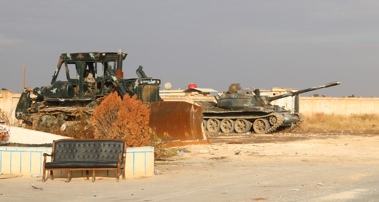 Halep'te rejime ait helikopterler ve savaş uçakları SMO'nun eline geçti