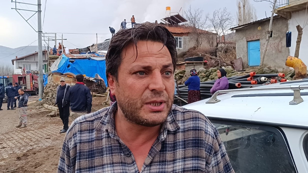 Yangın sonrası 4 çocuklu aile evsiz kaldı