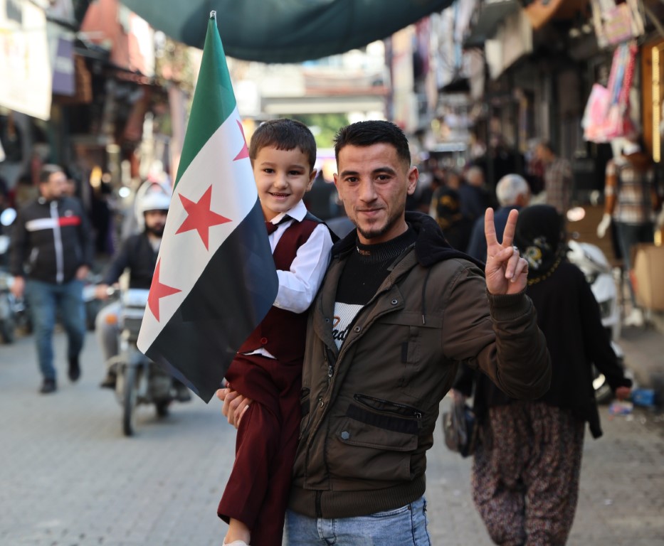 Cemile, Suriye’ye gidip babasının mezarını görmek istiyor