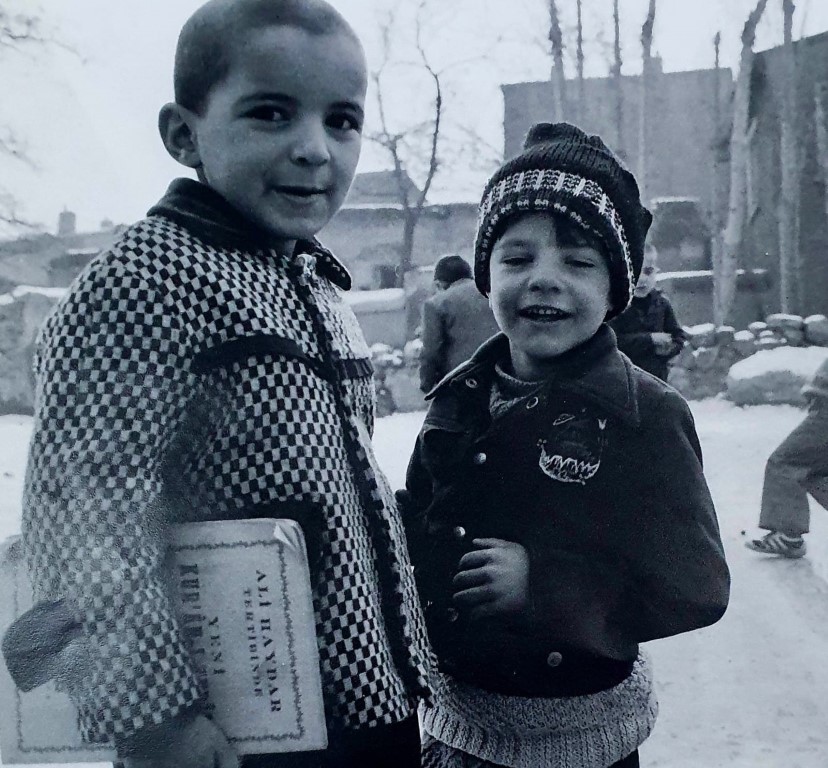 44 yıl önce Erzurum’da fotoğrafladığı çocuğa ulaştı