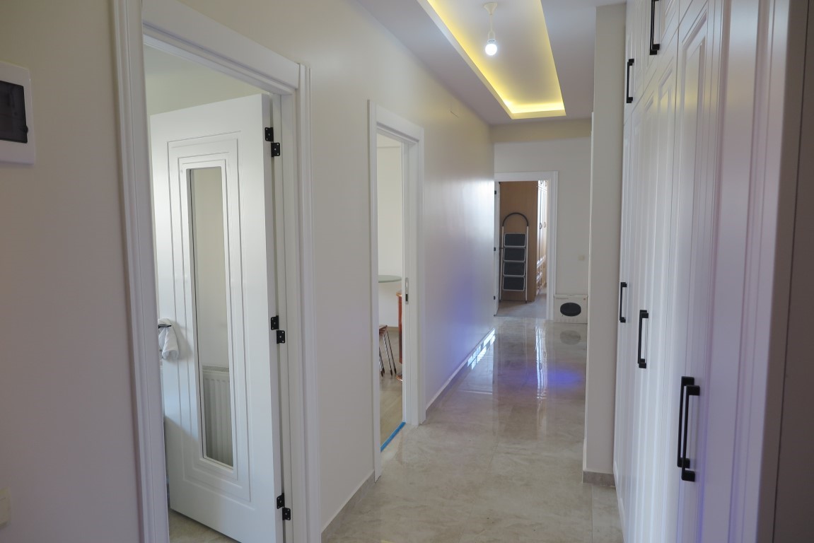 Yerinde dönüşüm projesinde yeni evine taşınan çift devlete dua etti