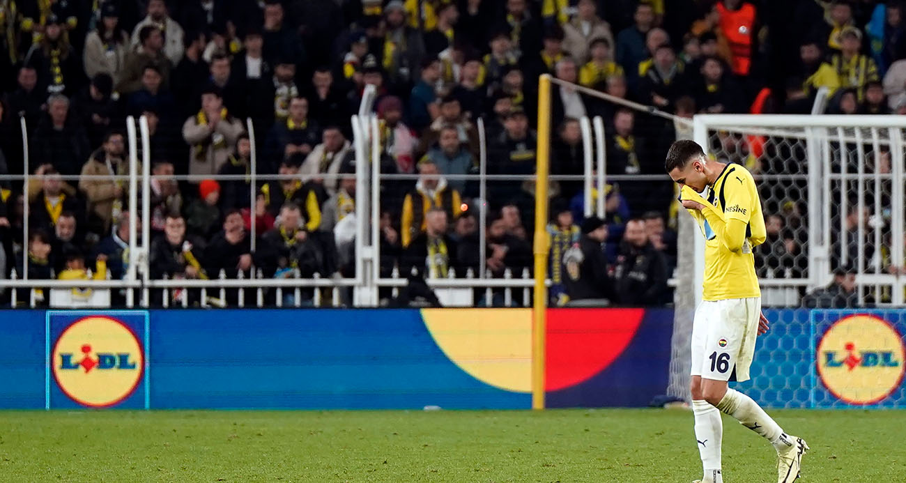 Mert Müldür, Athletic Bilbao maçında kırmızı kart gördü