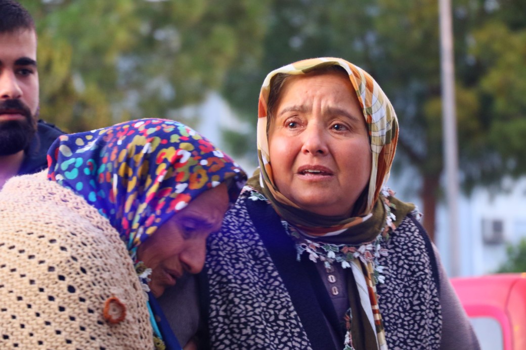 Antalya’da 9 katlı binada korkutan yangın: 4 kişi dumandan etkilendi