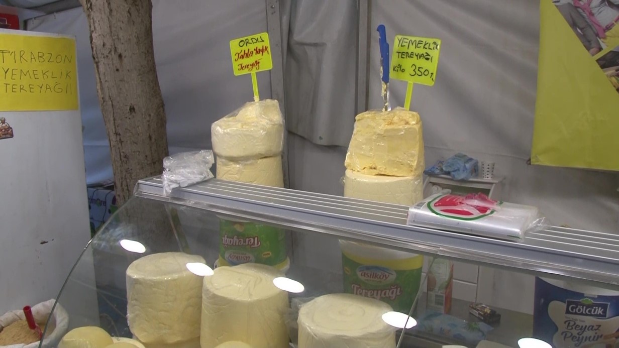 Ataşehir’de indirim çadırına yoğun ilgi