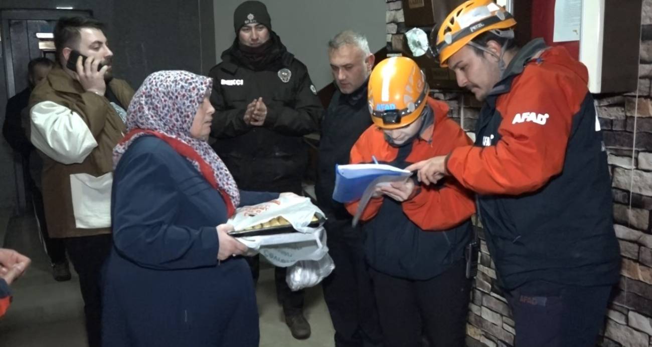 Rize’de fırtınadan dolayı sallanan bina tahliye edildi