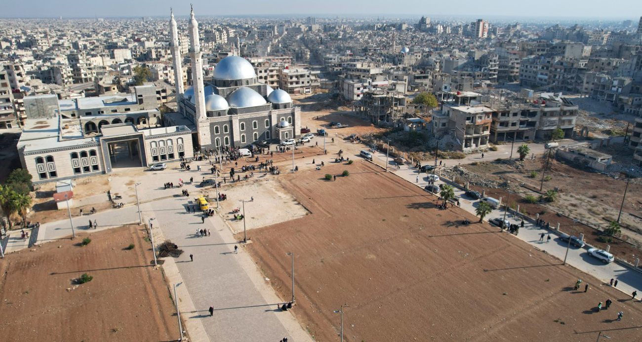 Esad rejiminden kurtulan Humus'ta "yeniden inşa" heyecanı