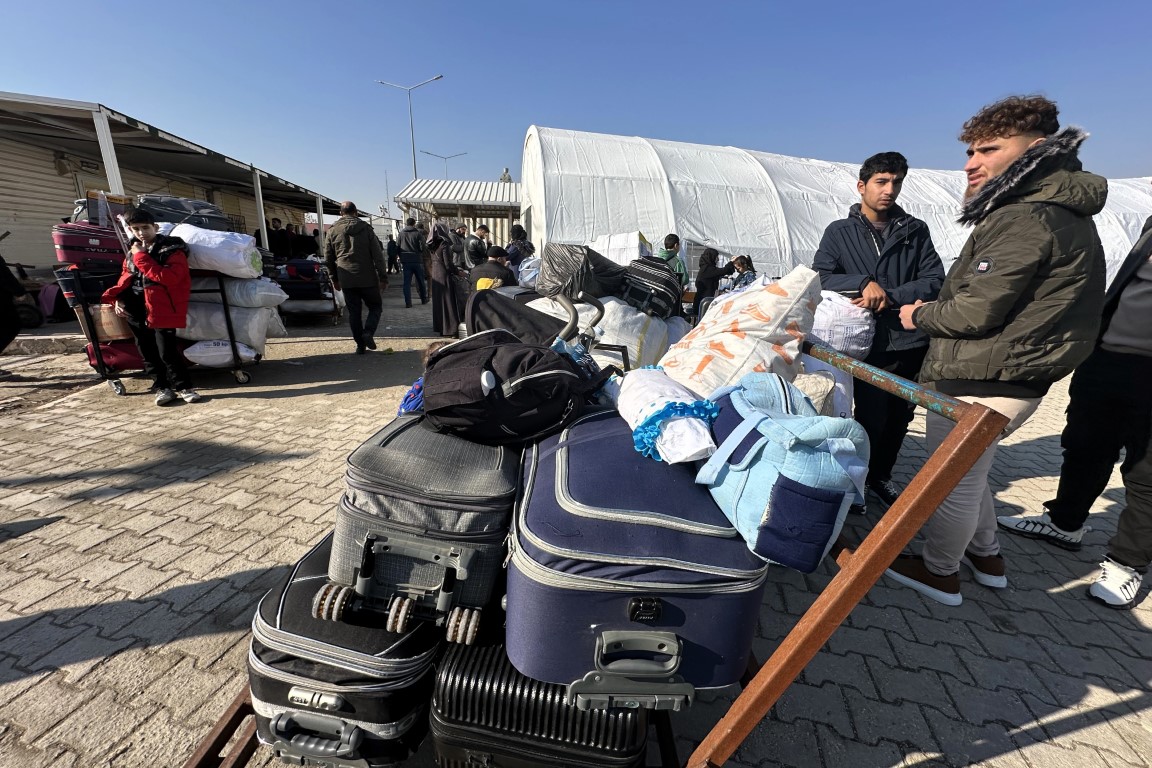 Suriyeliler ülkelerine dönmenin heyecanını yaşıyor