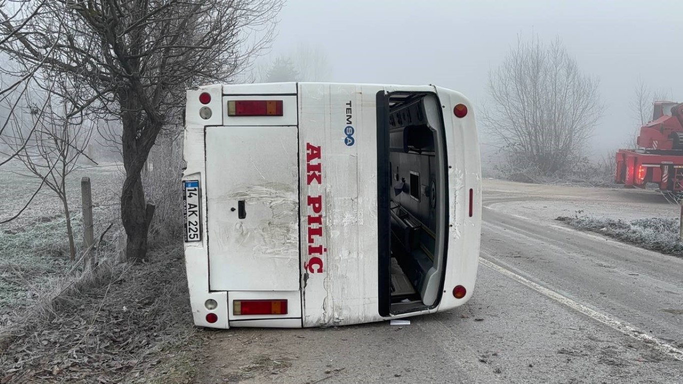 Bolu’da Akpiliç’in işçi servisi devrildi: 9 yaralı