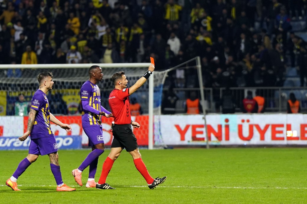 Trendyol Süper Lig: Eyüpspor: 1 - Fenerbahçe: 1 (Maç sonucu)