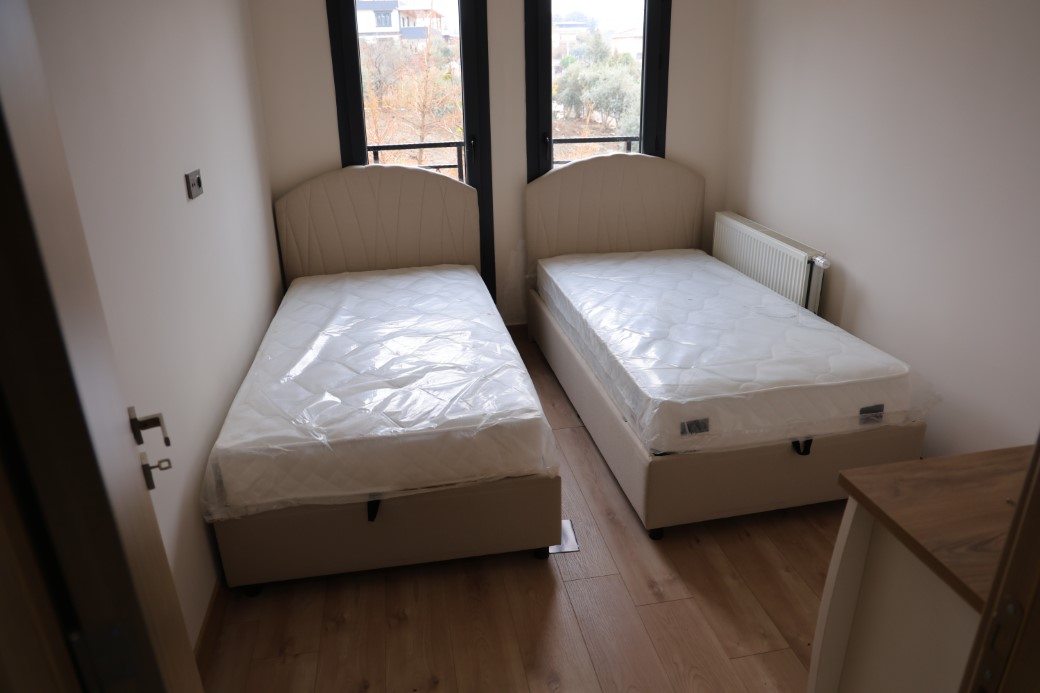 Depremzedeler yeni yuvalarına kavuşmaya devam ediyor