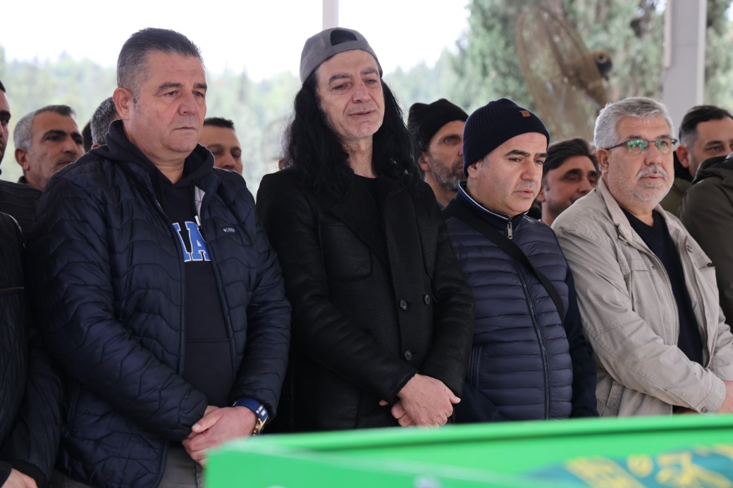 Şarkıcı Murat Kekilli’nin annesi Adana’da toprağa verildi