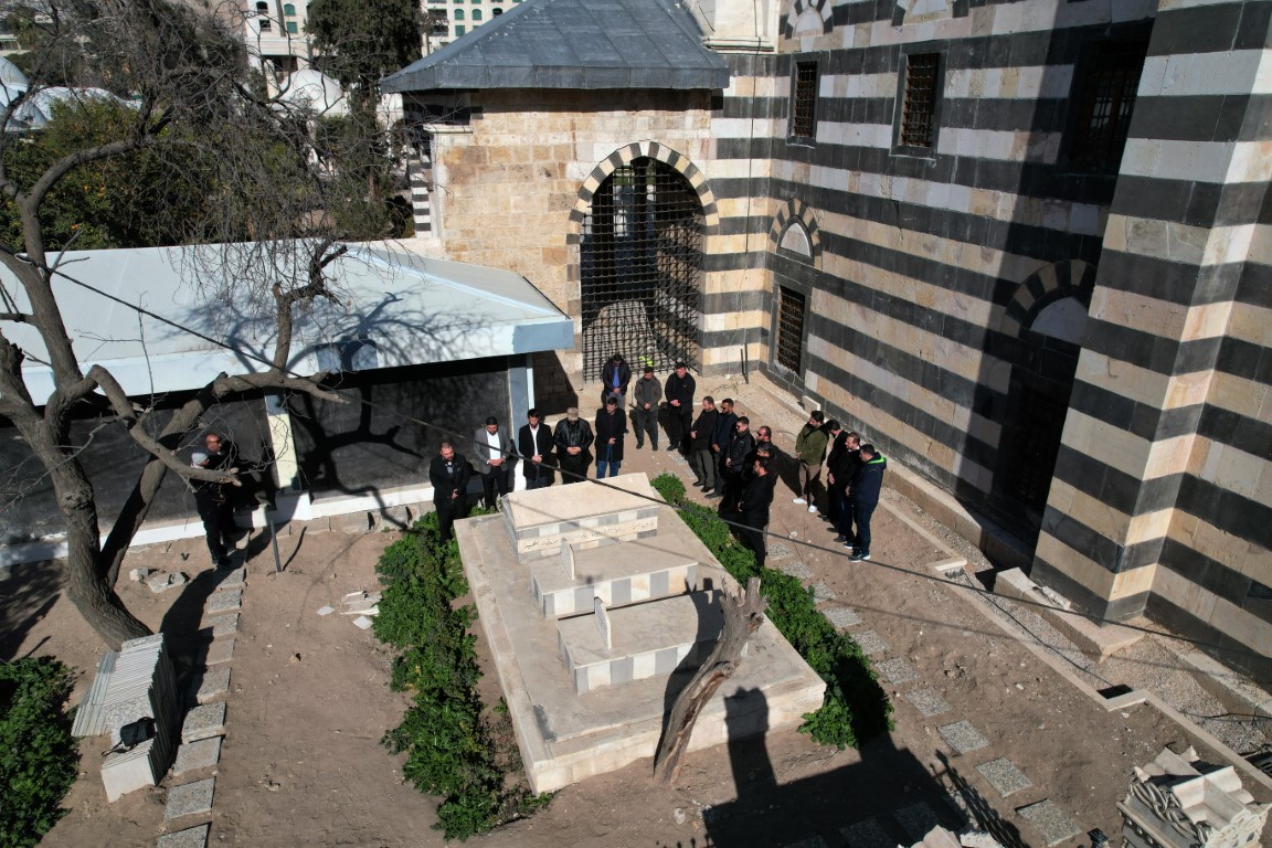 II. Abdülhamid Han'ın torunu Şam'da Sultan Vahdettin Han'ın kabrini ziyaret etti