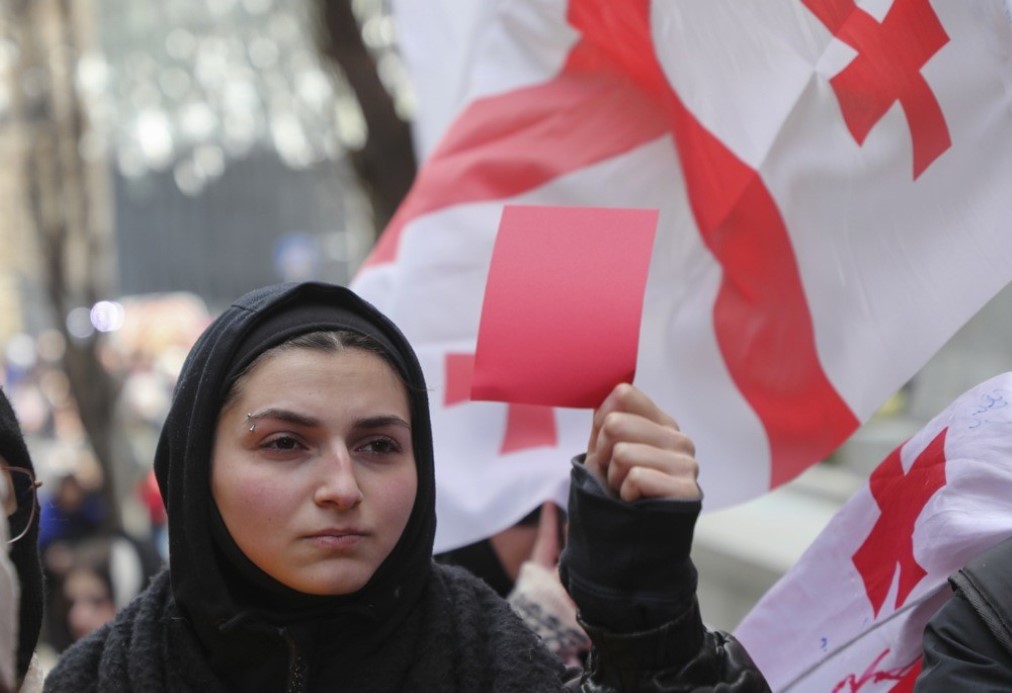 Gürcistan'da yeni Cumhurbaşkanı Kavelaşvili protestoların gölgesinde yemin etti