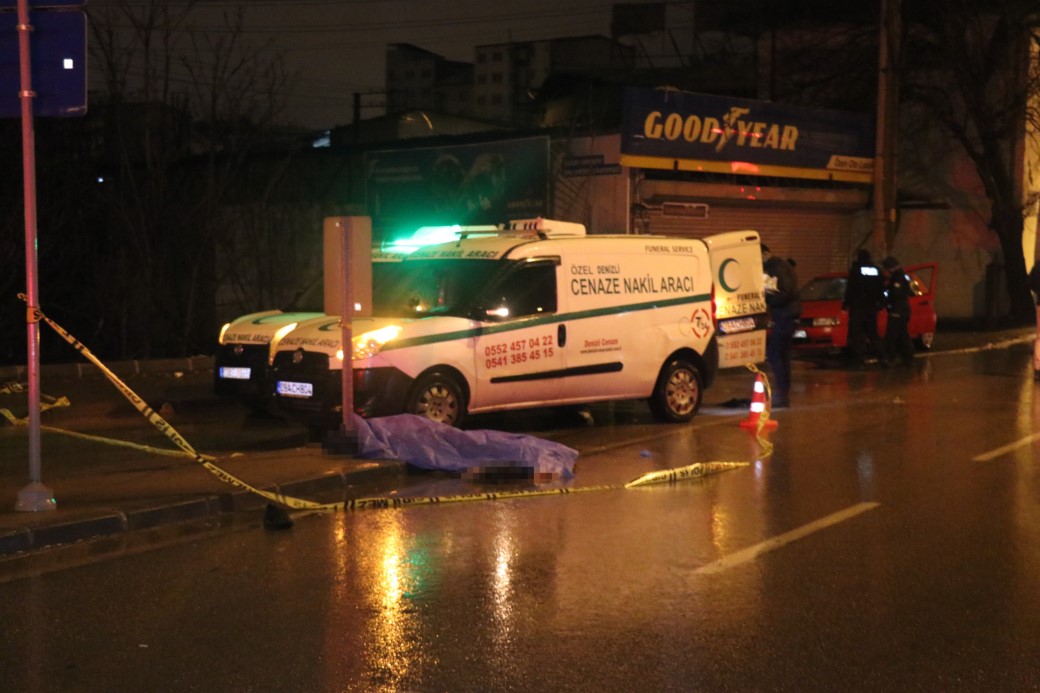 Alkollü sürücü, yolun karşısına geçmek isteyen adamı hayattan koparttı