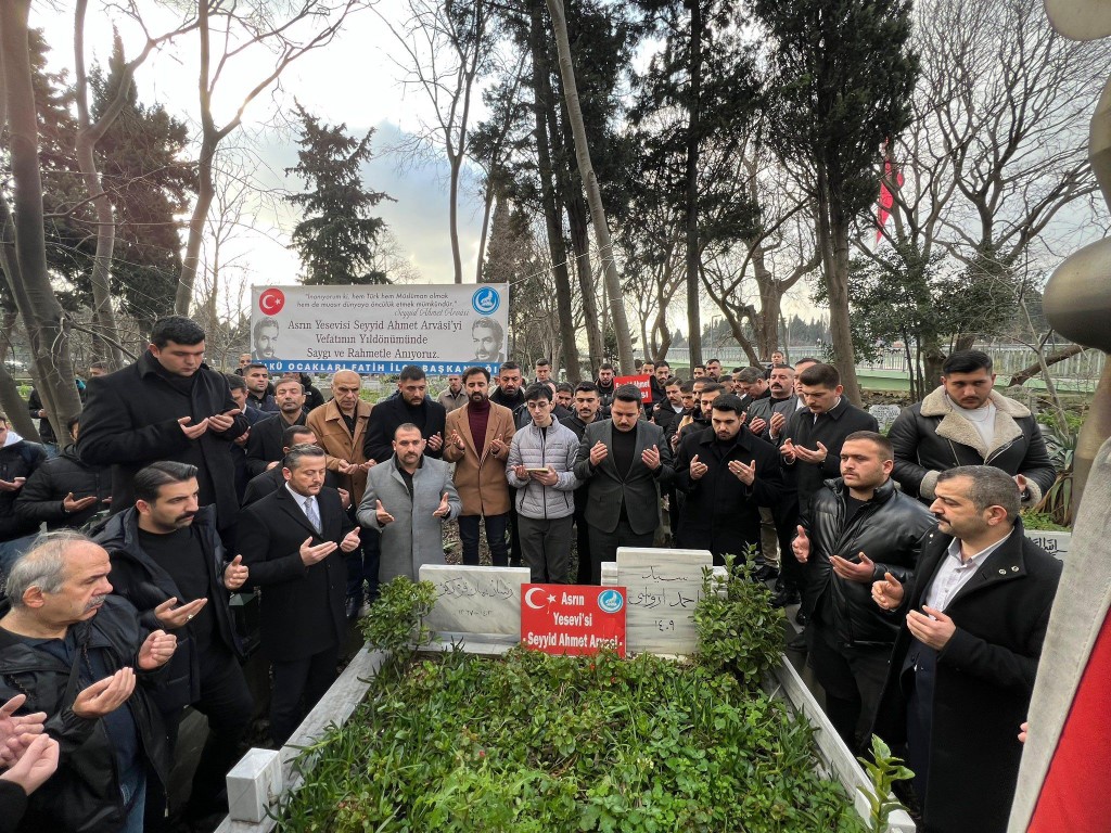 Ülkücüler Ahmet Arvasi’yi dualarla andı