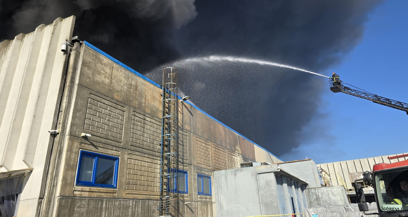 Kırklareli’nde oyuncak fabrikasındaki yangın kontrol altına alındı