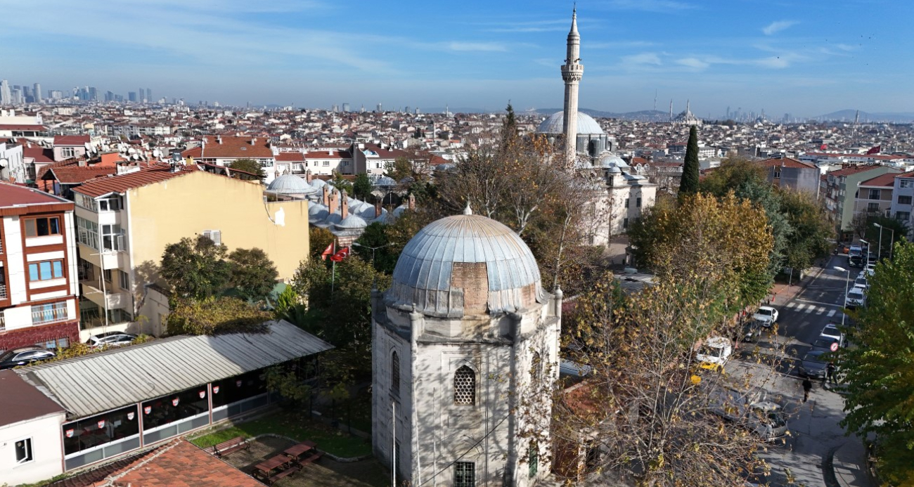 458 yıllık Gazi Kara Ahmet Paşa Külliyesi'nin kurşunları döküldü, sebilini inşaat firması kullanıyor