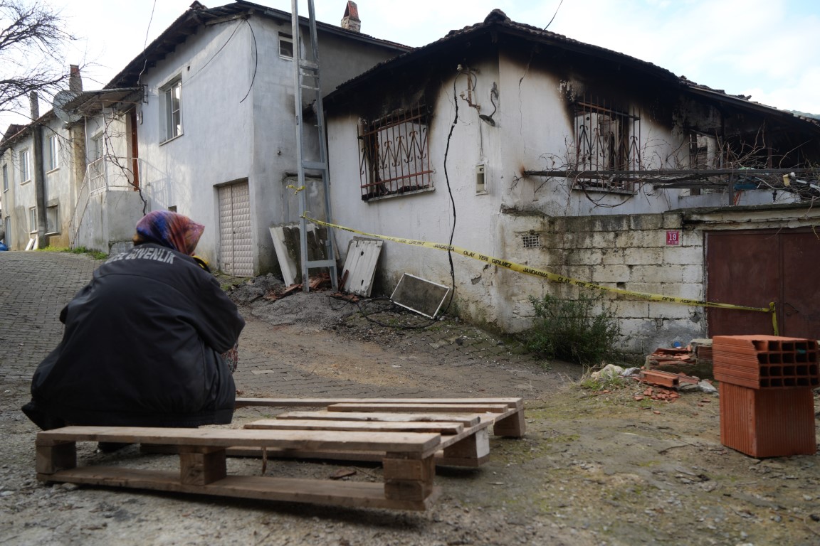 İki minik kardeşe mezar olan ev alev alev böyle yandı