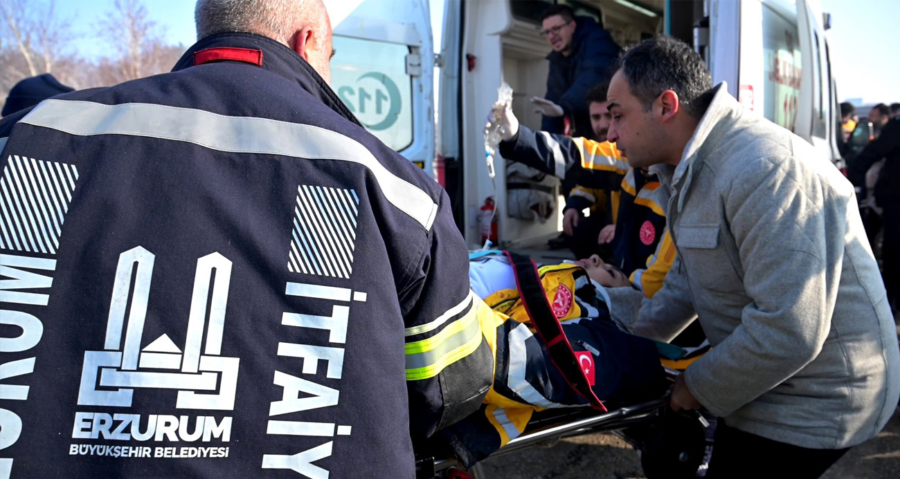 Ambulanslarında karıştığı trafik kazası: 9 yaralı