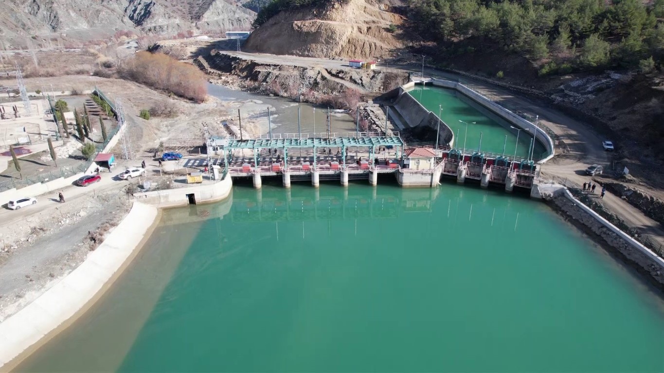 Kayıp kadını bulabilmek için baraj kapakları açıldı