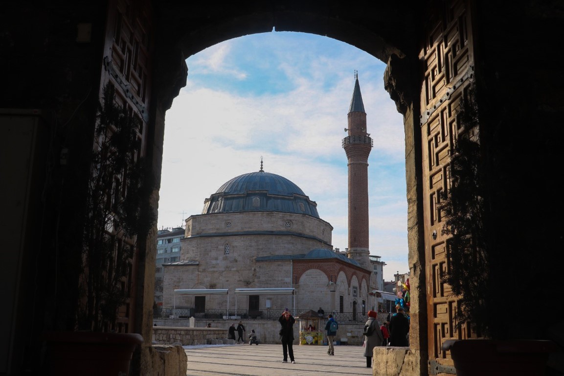 Osmanlı ahlakını yansıtan taşlar günümüzde unutuldu